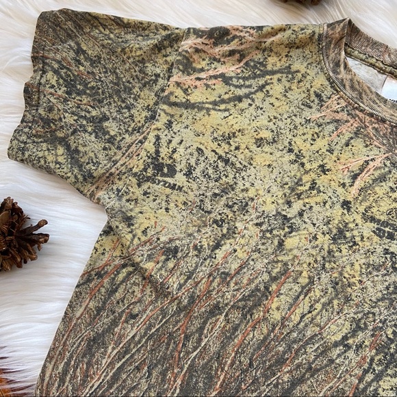 FREE IN BUNDLE Mossy Oak Hunting Short Sleeve Tee - Picture 3 of 6